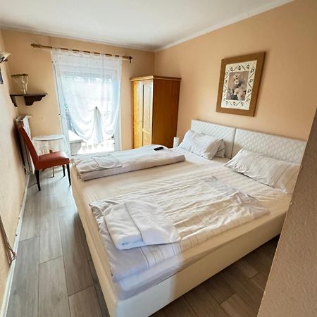 Hotel Zur Kueferschenke ニーアシュタイン エクステリア 写真