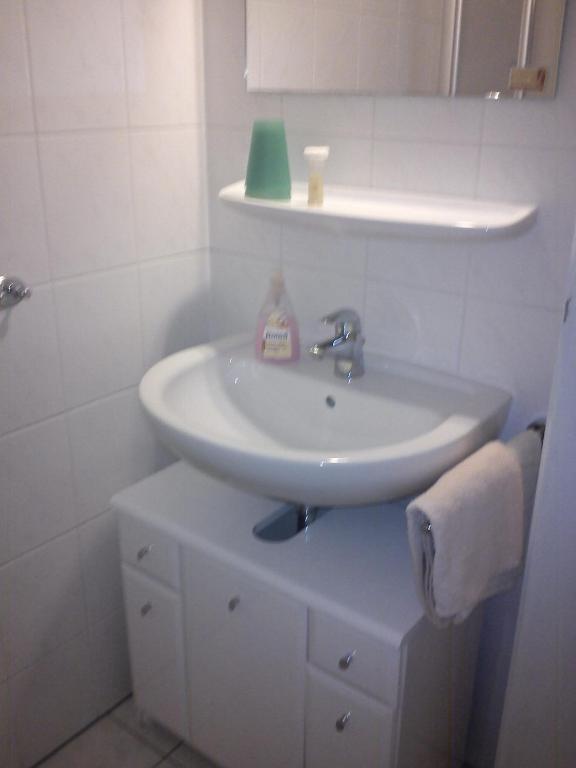 Hotel Zur Kueferschenke ニーアシュタイン 部屋 写真