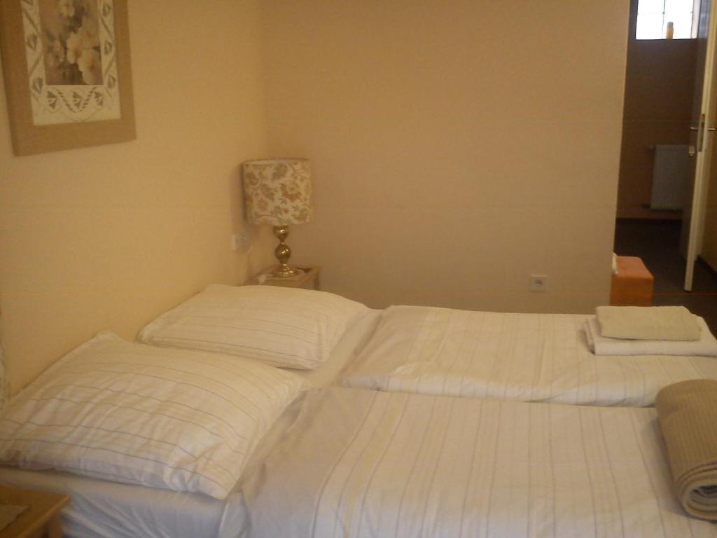 Hotel Zur Kueferschenke ニーアシュタイン 部屋 写真