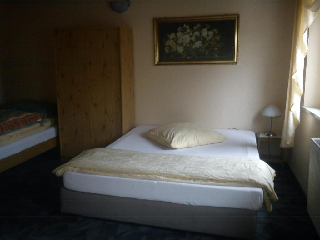 Hotel Zur Kueferschenke ニーアシュタイン 部屋 写真